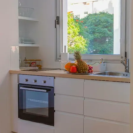 Edi Astoria سانتا كروز دي تينيريف