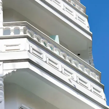 Edi Astoria Апартаменты