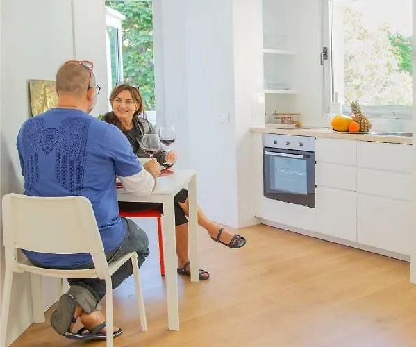 דירה Edi Astoria